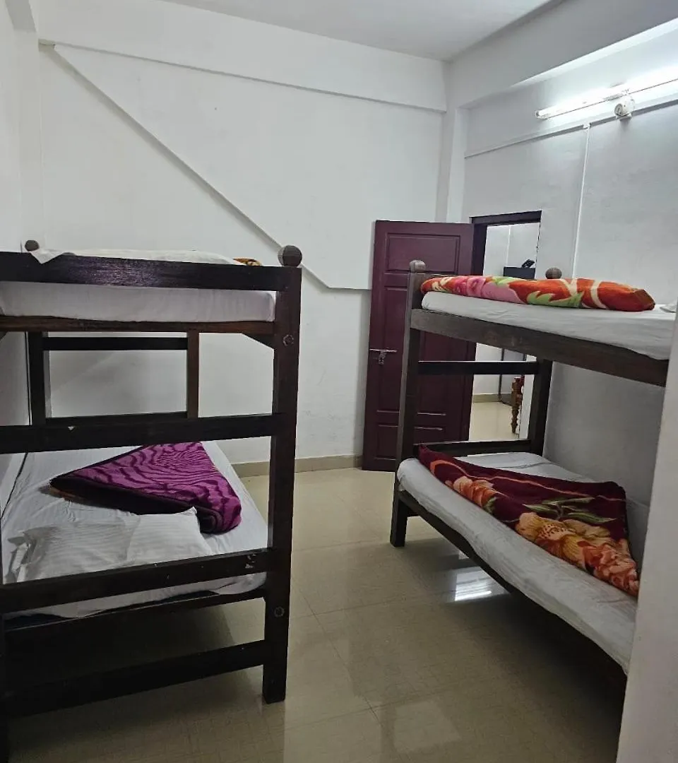 Cicily Holidays Inn Munnar Homestay