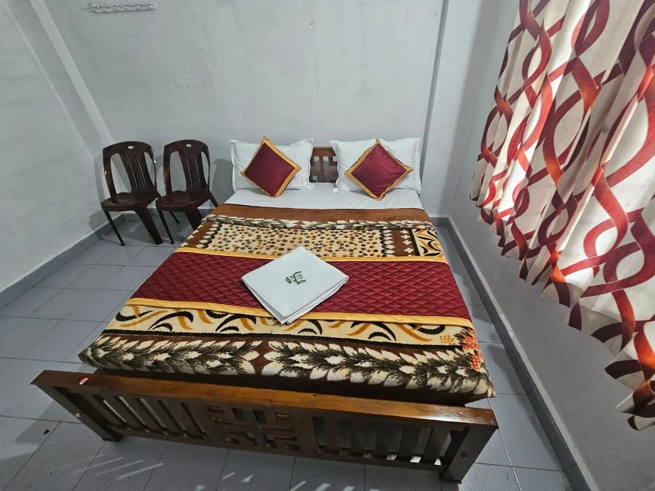 Cicily Holidays Inn Munnar Homestay